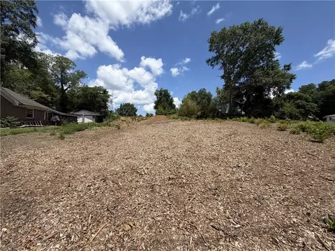 411 E South 2nd St, Seneca, SC 29678 photo 2