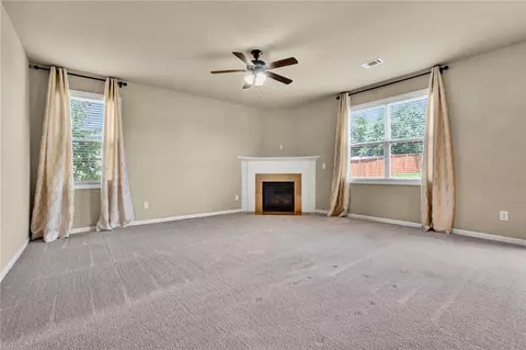 Living - 105 Yount Ct, Easley, SC 29642 photo 5 of 8