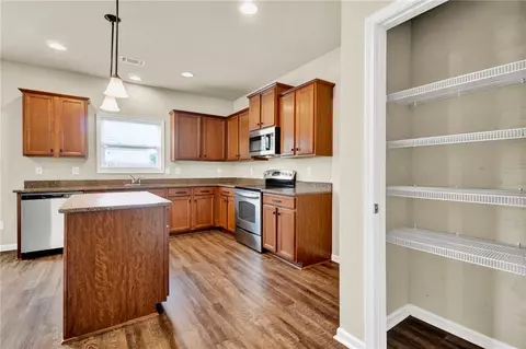 Kitchen - 105 Yount Ct, Easley, SC 29642 photo 4 of 4