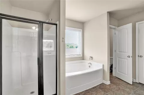 Bath - 105 Yount Ct, Easley, SC 29642 photo 3 of 3