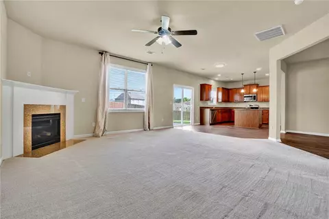 Living - 105 Yount Ct, Easley, SC 29642 photo 4 of 8