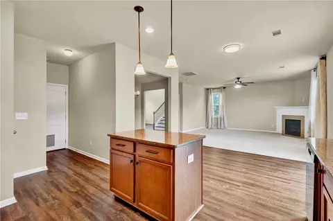 Living - 105 Yount Ct, Easley, SC 29642 photo 7 of 8