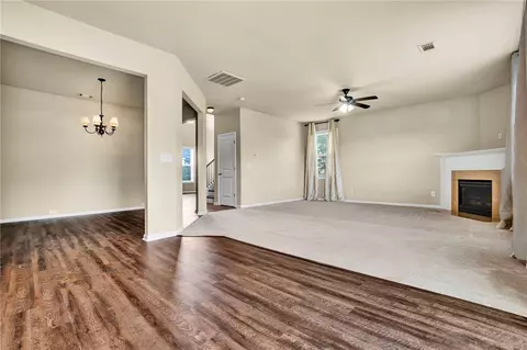 Living - 105 Yount Ct, Easley, SC 29642 photo 6 of 8