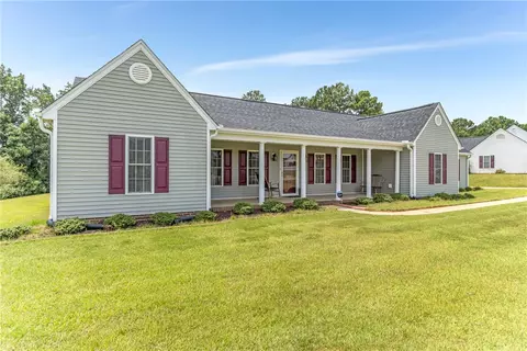 107 Groveland Ct, Anderson, SC 29626
