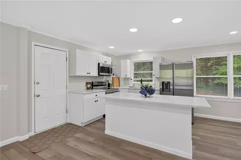 Kitchen - 103 Laurel Estates Dr, Walhalla, SC 29691 photo 2 of 5