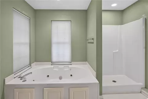 Bath - 315 Westminster Dr, Pendleton, SC 29670 photo 2 of 6