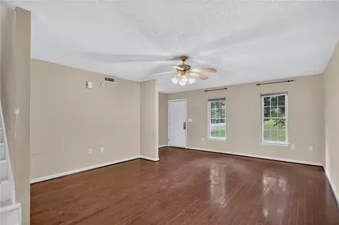Living - 315 Westminster Dr, Pendleton, SC 29670 photo 2 of 5