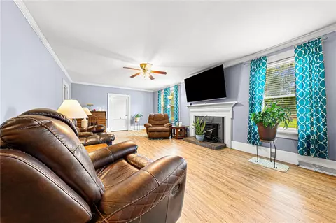Living - 1705 E Calhoun St, Anderson, SC 29621 photo 2 of 5