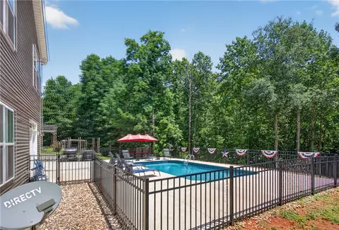 Exterior - 711 Barnes Rd, Seneca, SC 29672 photo 11 of 11