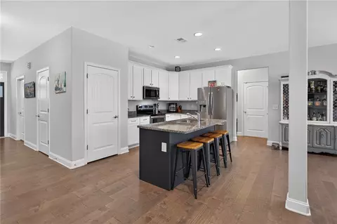 Kitchen - 711 Barnes Rd, Seneca, SC 29672 photo 1 of 3