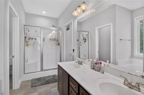 Bath - 711 Barnes Rd, Seneca, SC 29672 photo 1 of 4
