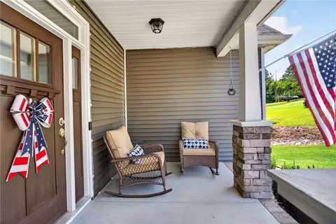 Exterior - 711 Barnes Rd, Seneca, SC 29672 photo 5 of 11