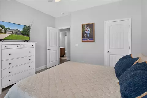 Bedroom - 711 Barnes Rd, Seneca, SC 29672 photo 4 of 5