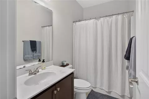 Bath - 711 Barnes Rd, Seneca, SC 29672 photo 3 of 4