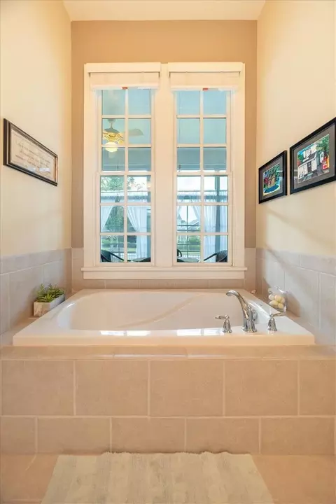 Bath - 400 Thomas Green Blvd, Clemson, SC 29631 photo 3 of 6