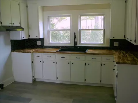 Kitchen - 610 Heyward Ave, Honea Path, SC 29654 photo 1 of 1