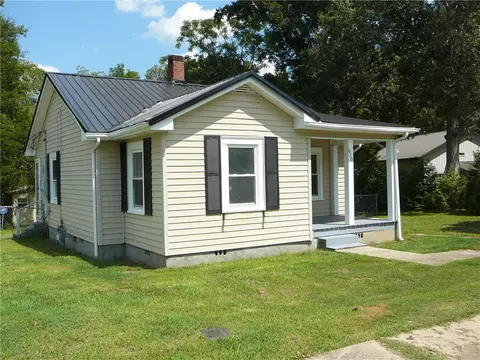 Exterior - 610 Heyward Ave, Honea Path, SC 29654 photo 1 of 3