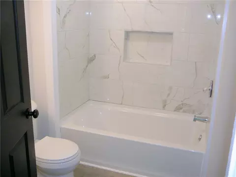 Bath - 610 Heyward Ave, Honea Path, SC 29654 photo 1 of 1