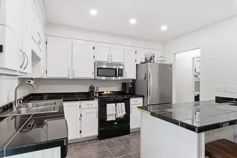 Kitchen - 283 Issaqueena Dr, Central, SC 29630 photo 2 of 4