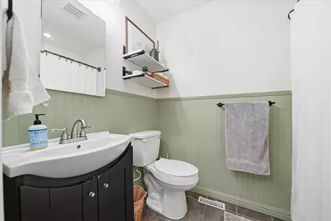 Bath - 283 Issaqueena Dr, Central, SC 29630 photo 1 of 2