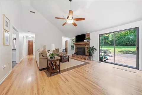 Living - 283 Issaqueena Dr, Central, SC 29630 photo 1 of 2