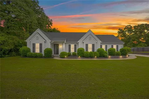 104 Fox Ln, Pickens, SC 29671