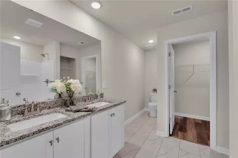Bath - 442 S Elm St, Pendleton, SC 29670 photo 1 of 3