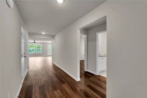 Entry Way - 442 S Elm St, Pendleton, SC 29670 photo 2 of 2