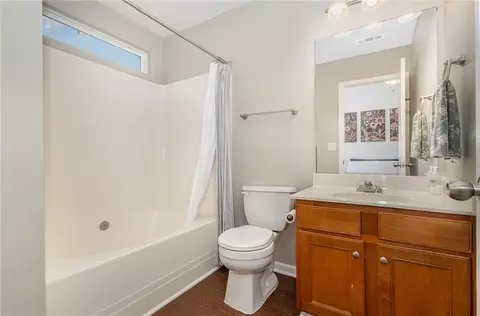 Bath - 205 Bedwin Ct, Mauldin, SC 29662 photo 1 of 2
