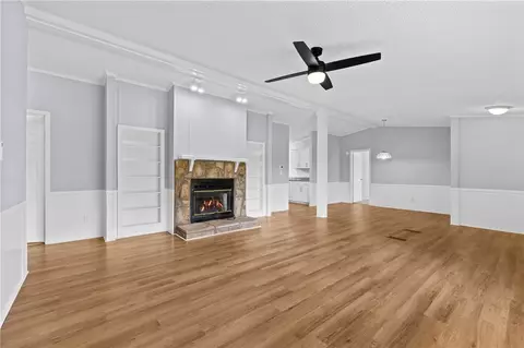 Living - 503 Mulliken Rd, Central, SC 29630 photo 2 of 5