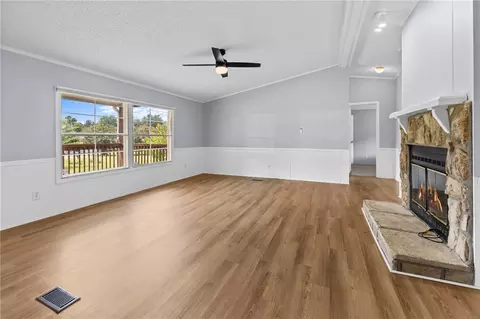 Living - 503 Mulliken Rd, Central, SC 29630 photo 4 of 5