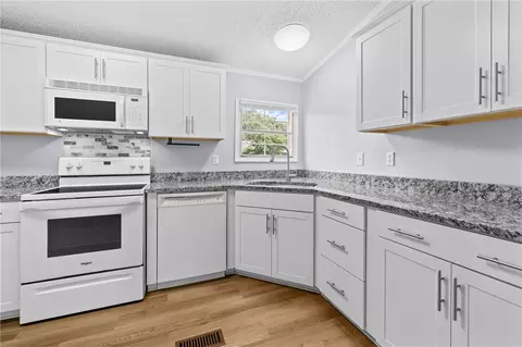 Kitchen - 503 Mulliken Rd, Central, SC 29630 photo 1 of 3
