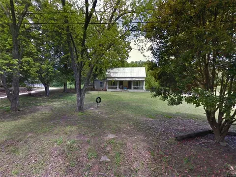 146 Dewey St, Westminster, SC 29693