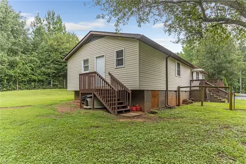 Exterior - 404 Davis Rd, Liberty, SC 29657 photo 11 of 15