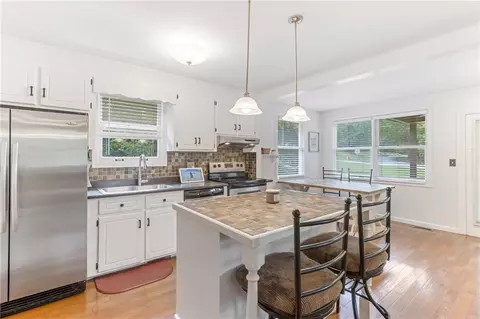 Kitchen - 404 Davis Rd, Liberty, SC 29657 photo 2 of 4