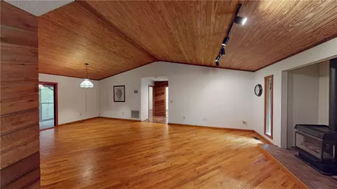 Living - 118 Century Ct, Pendleton, SC 29670 photo 1 of 2