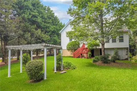 Exterior - 100 E Wesley St, Walhalla, SC 29691 photo 6 of 7