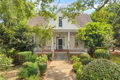 Exterior - 100 E Wesley St, Walhalla, SC 29691 photo 2 of 7