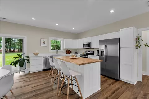 Kitchen - 1817 Welcome Rd, Williamston, SC 29697 photo 3 of 3