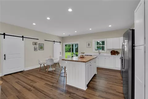 Kitchen - 1817 Welcome Rd, Williamston, SC 29697 photo 2 of 3