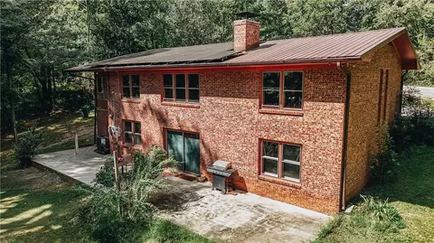 707 Campbell Town Rd, Walhalla, SC 29691