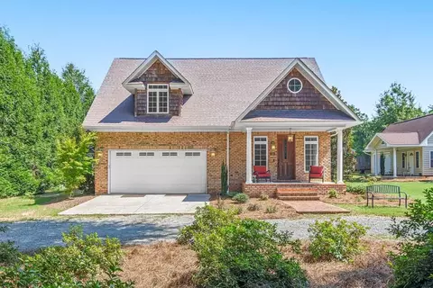 718 Fairforest Dr, Greenwood, SC 29646