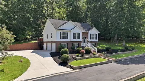 Exterior - 1052 Madden Bridge Rd, Central, SC 29630 photo 2 of 8