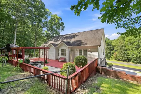 Exterior - 1052 Madden Bridge Rd, Central, SC 29630 photo 7 of 8
