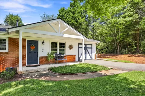 Exterior - 204 Sylvia Rd, Easley, SC 29642 photo 3 of 9