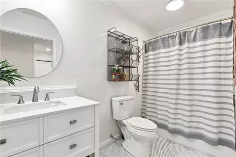 Bath - 204 Sylvia Rd, Easley, SC 29642 photo 3 of 3