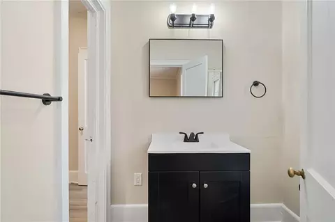 Bath - 23 Gilmer Dr, Anderson, SC 29621 photo 3 of 4