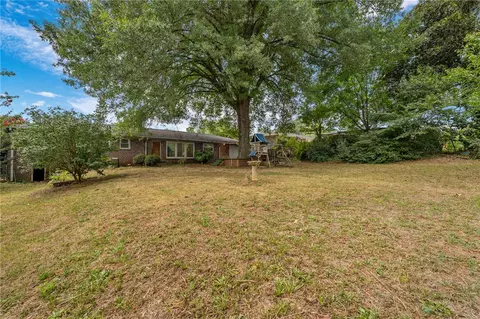 Exterior - 2807 Bellview Rd, Anderson, SC 29621 photo 9 of 10