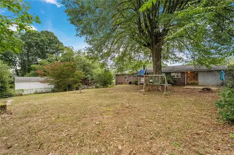 Exterior - 2807 Bellview Rd, Anderson, SC 29621 photo 7 of 10
