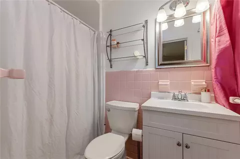 Bath - 2807 Bellview Rd, Anderson, SC 29621 photo 1 of 2